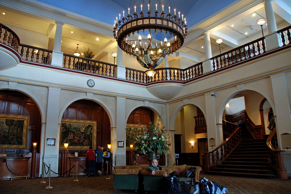 04 Chateau Lake Louise Lobby